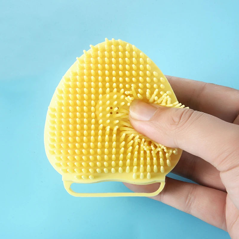 Snowy & Hope Shampoo-Dispensing Pet Bath Brush